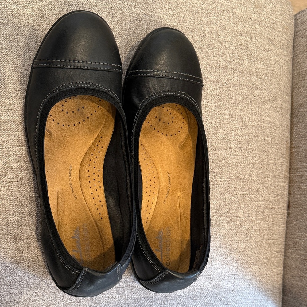 Clark’s Meadow Opal Black Leather Flats - 8.5